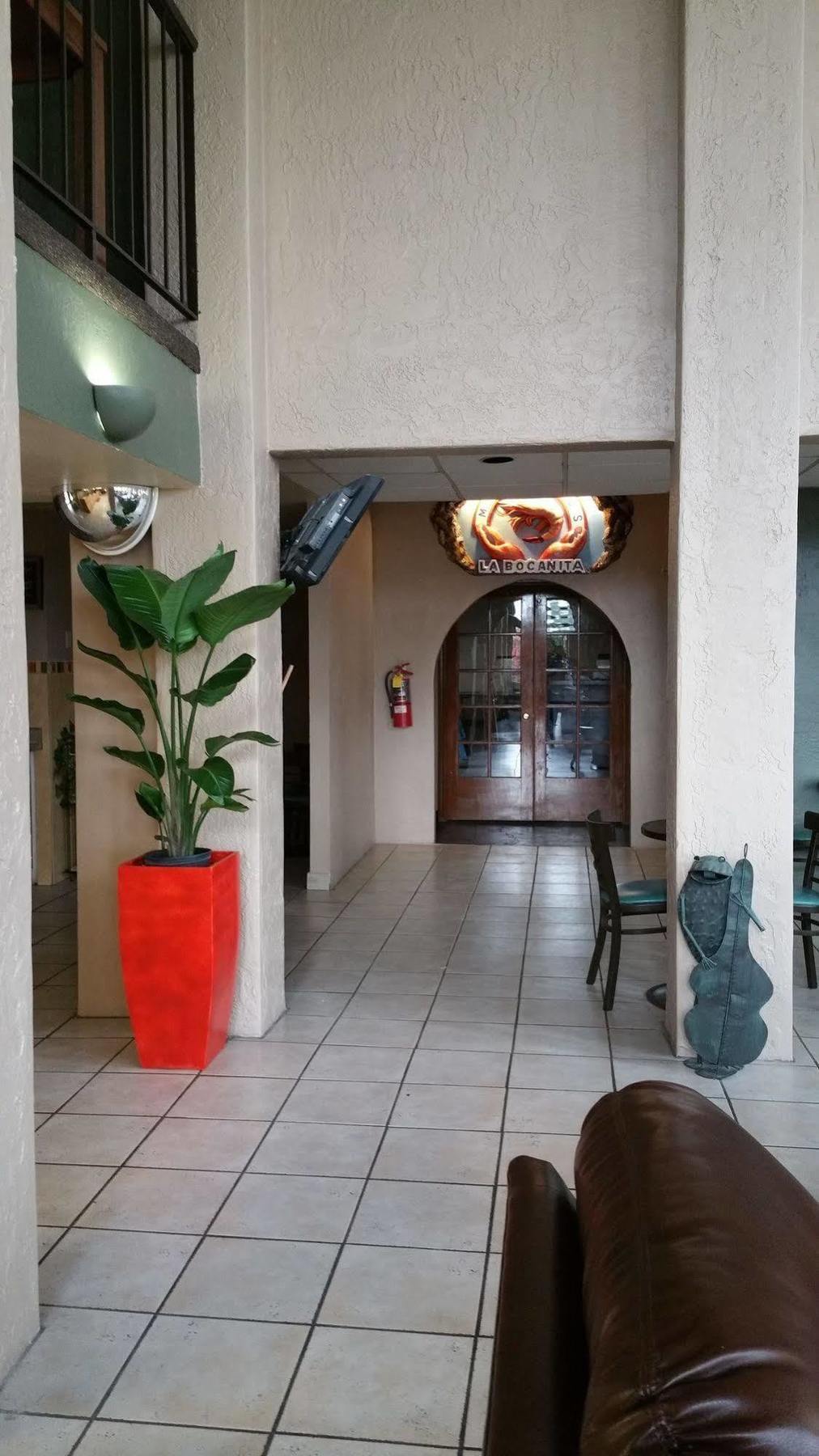 Mariposa Hotel Nogales Exterior photo