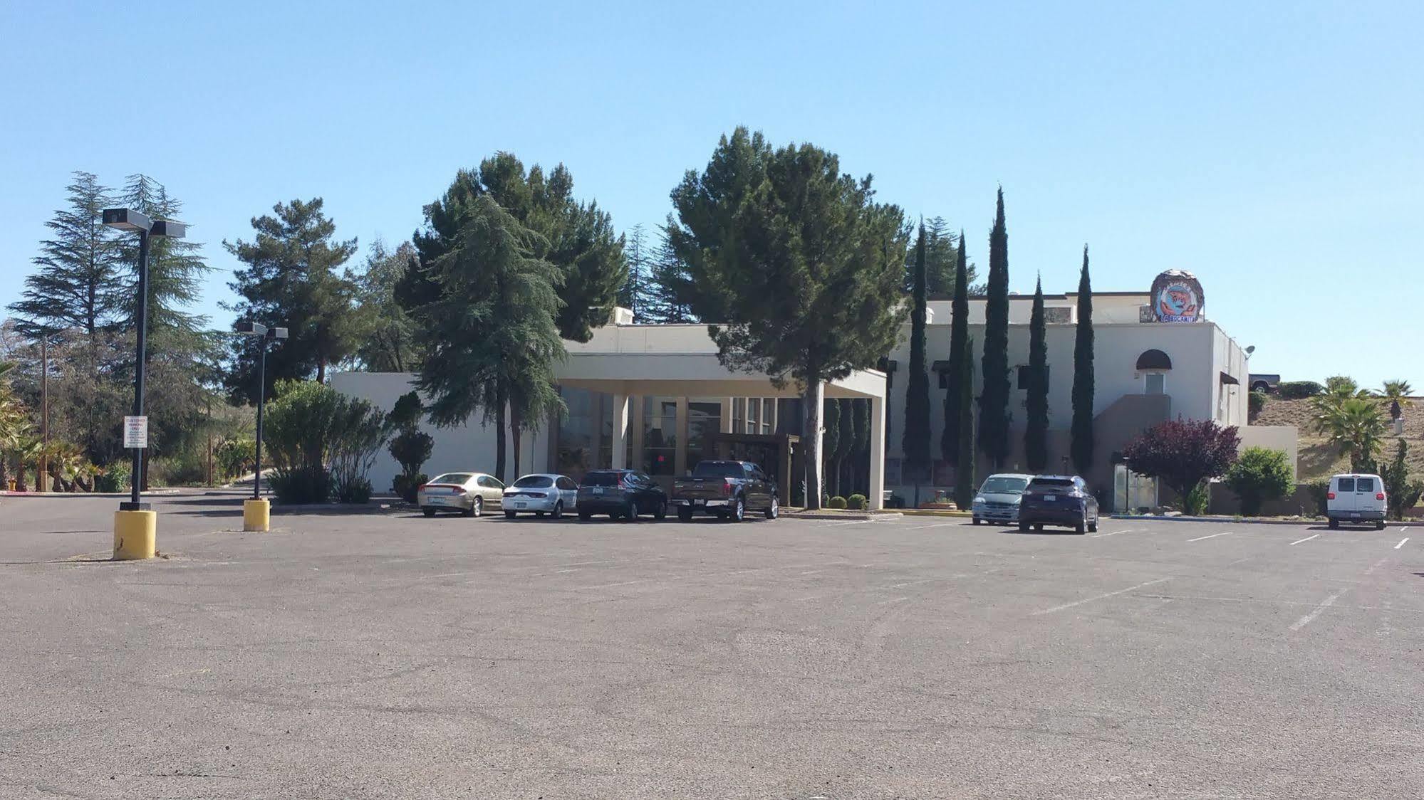 Mariposa Hotel Nogales Exterior photo